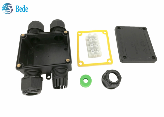 PA 66 Hộp nối không thấm nước bên ngoài Hộp phân phối dây 4 kênh IP68 450V